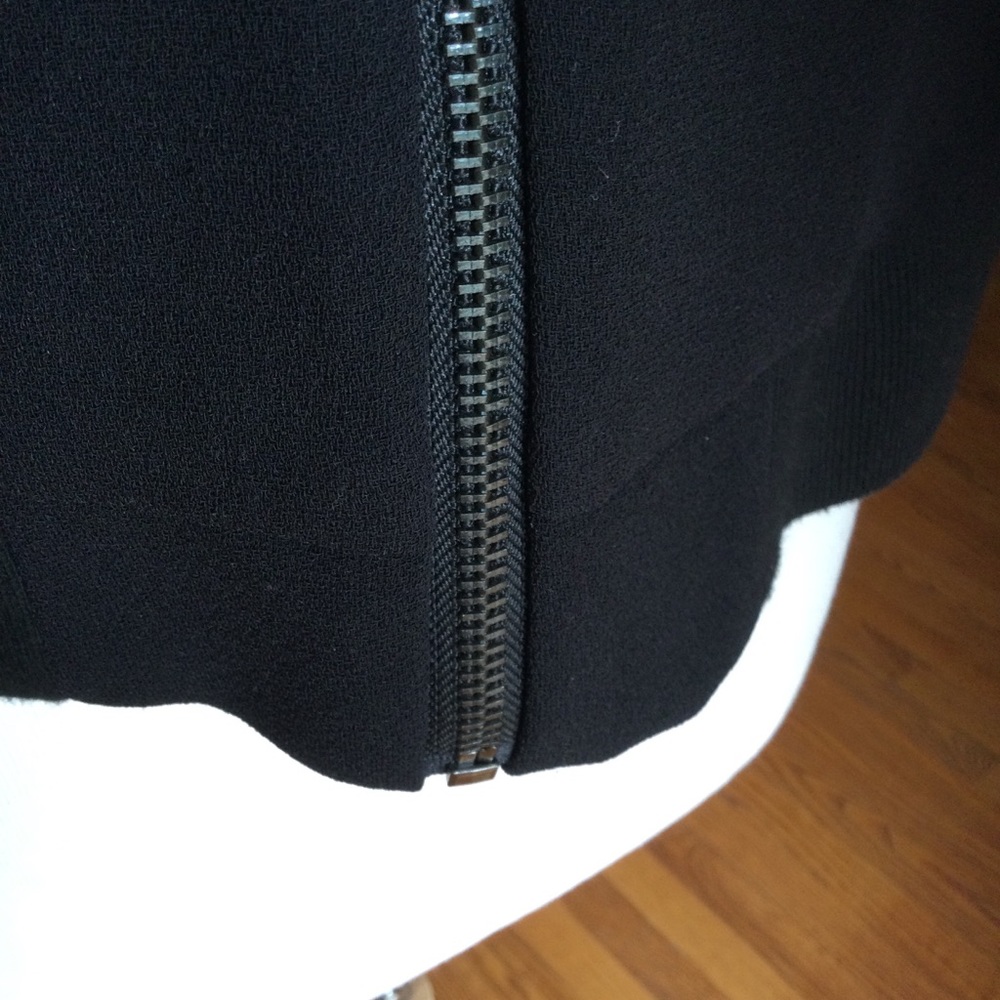GENERATION LOVE Black Bumper Top Size L - Picture 4 of 7